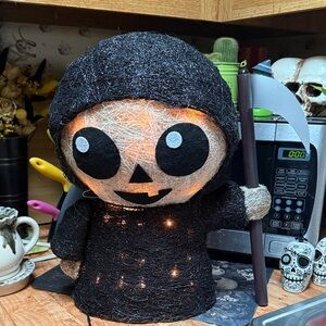 Hyde and Eek 16” Lit Sisal Reaper!!